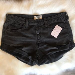 NWT Free People Rolled Hem Cut-Off Denim Shorts sz29